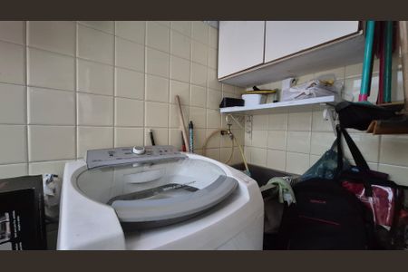 Apartamento à venda com 102m², 2 quartos e 1 vaga Apartamento à venda com 102m², 2 quartos e 1 vagaLavanderia