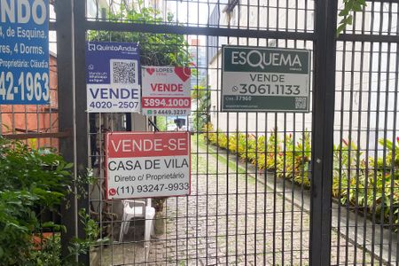 Casa à venda com 200m², 4 quartos e 2 vagas Casa à venda com 200m², 4 quartos e 2 vagasentrada Vila