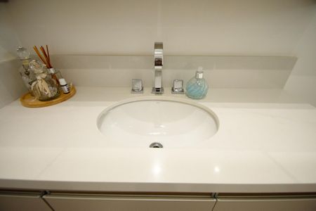 Casa à venda com 200m², 4 quartos e 2 vagas Casa à venda com 200m², 4 quartos e 2 vagasbanheiro corredor