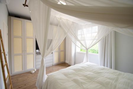 Casa à venda com 200m², 4 quartos e 2 vagas Casa à venda com 200m², 4 quartos e 2 vagasquarto 1