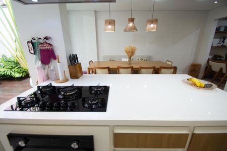 Casa à venda com 200m², 4 quartos e 2 vagas Casa à venda com 200m², 4 quartos e 2 vagascozinha