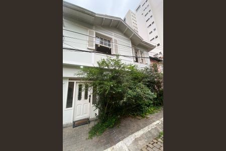 Casa à venda com 200m², 4 quartos e 2 vagas Casa à venda com 200m², 4 quartos e 2 vagasfachada casa