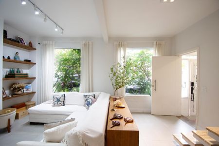 sala de estar de casa à venda com 4 quartos, 200m² em Jardim Paulista, São Paulo