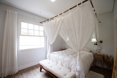 Casa à venda com 200m², 4 quartos e 2 vagas Casa à venda com 200m², 4 quartos e 2 vagasquarto 1