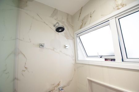 Casa à venda com 200m², 4 quartos e 2 vagas Casa à venda com 200m², 4 quartos e 2 vagasbanheiro corredor