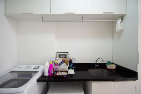 Casa à venda com 200m², 4 quartos e 2 vagas Casa à venda com 200m², 4 quartos e 2 vagaslavanderia