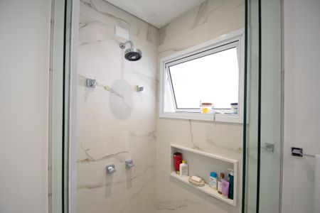 Casa à venda com 200m², 4 quartos e 2 vagas Casa à venda com 200m², 4 quartos e 2 vagasbanheiro quarto 1