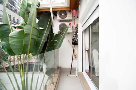 Casa à venda com 200m², 4 quartos e 2 vagas Casa à venda com 200m², 4 quartos e 2 vagasvaranda quarto 4