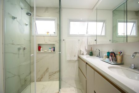 Casa à venda com 200m², 4 quartos e 2 vagas Casa à venda com 200m², 4 quartos e 2 vagasbanheiro quarto 1