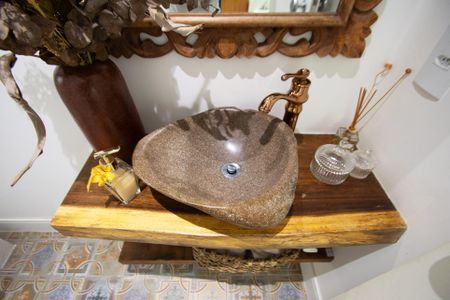 Casa à venda com 200m², 4 quartos e 2 vagas Casa à venda com 200m², 4 quartos e 2 vagaslavabo