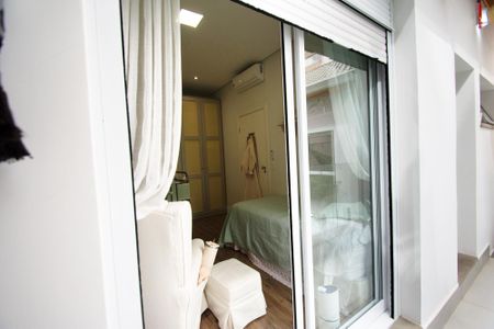 Casa à venda com 200m², 4 quartos e 2 vagas Casa à venda com 200m², 4 quartos e 2 vagasvaranda quarto 4