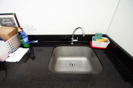 Casa à venda com 200m², 4 quartos e 2 vagas Casa à venda com 200m², 4 quartos e 2 vagaslavanderia