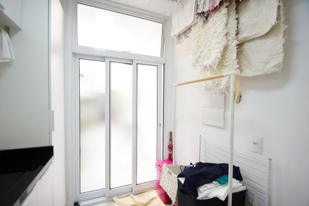 Casa à venda com 200m², 4 quartos e 2 vagas Casa à venda com 200m², 4 quartos e 2 vagaslavanderia