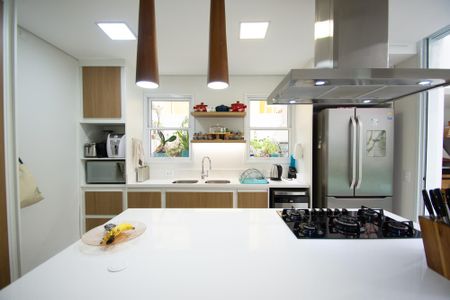 Casa à venda com 200m², 4 quartos e 2 vagas Casa à venda com 200m², 4 quartos e 2 vagascozinha