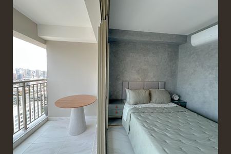 Studio para alugar com 26m², 1 quarto e 1 vaga Studio para alugar com 26m², 1 quarto e 1 vagaVaranda