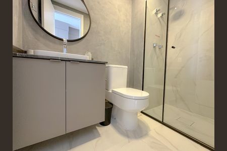 Studio para alugar com 26m², 1 quarto e 1 vaga Studio para alugar com 26m², 1 quarto e 1 vagaBanheiro