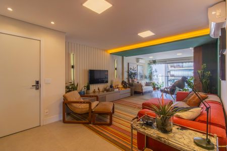 Apartamento à venda com 122m², 2 quartos e 2 vagasSala