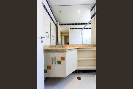 Apartamento para alugar com 125m², 3 quartos e 2 vagas Apartamento para alugar com 125m², 3 quartos e 2 vagasBanheiro da Suíte 1