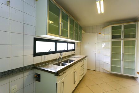 Apartamento para alugar com 125m², 3 quartos e 2 vagas Apartamento para alugar com 125m², 3 quartos e 2 vagasCozinha