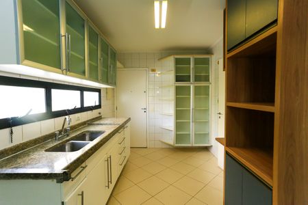 Apartamento para alugar com 125m², 3 quartos e 2 vagas Apartamento para alugar com 125m², 3 quartos e 2 vagasCozinha