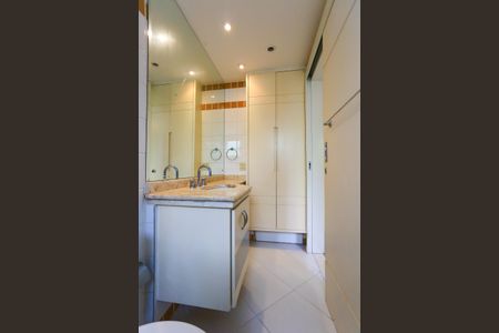 Apartamento para alugar com 125m², 3 quartos e 2 vagas Apartamento para alugar com 125m², 3 quartos e 2 vagasBanheiro da Suíte 2