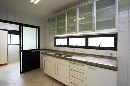 Apartamento para alugar com 125m², 3 quartos e 2 vagas Apartamento para alugar com 125m², 3 quartos e 2 vagasCozinha