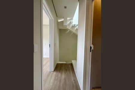 Casa de condomínio à venda com 173m², 3 quartos e 2 vagasCorredor