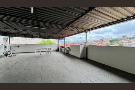 Casa à venda com 360m², 3 quartos e 1 vaga Casa à venda com 360m², 3 quartos e 1 vagaTerraço