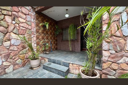 Casa à venda com 360m², 3 quartos e 1 vaga Casa à venda com 360m², 3 quartos e 1 vagafachada