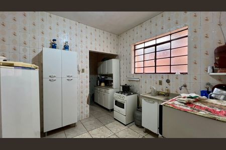 Casa à venda com 360m², 3 quartos e 1 vaga Casa à venda com 360m², 3 quartos e 1 vagacozinha