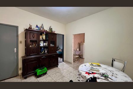 Casa à venda com 360m², 3 quartos e 1 vaga Casa à venda com 360m², 3 quartos e 1 vagasala