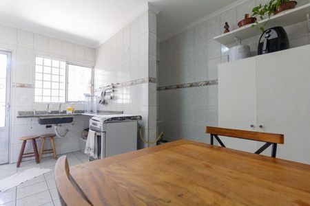 Casa à venda com 94m², 2 quartos e 2 vagas Casa à venda com 94m², 2 quartos e 2 vagasCozinha