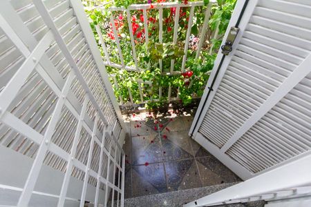 Casa à venda com 94m², 2 quartos e 2 vagas Casa à venda com 94m², 2 quartos e 2 vagasVaranda