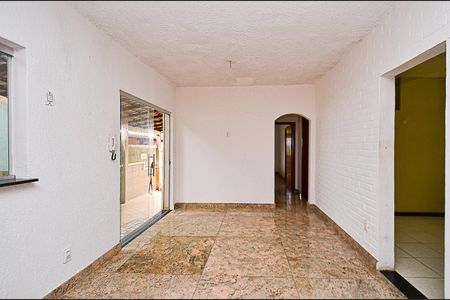 Casa à venda com 360m², 3 quartos e 2 vagas Casa à venda com 360m², 3 quartos e 2 vagasSala de Jantar