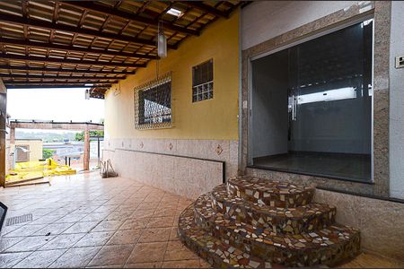 Casa à venda com 360m², 3 quartos e 2 vagas Casa à venda com 360m², 3 quartos e 2 vagasÁrea externa