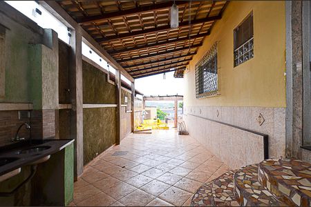 Casa à venda com 360m², 3 quartos e 2 vagas Casa à venda com 360m², 3 quartos e 2 vagasÁrea externa