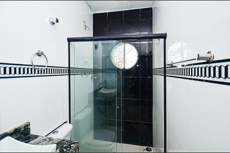 Casa à venda com 360m², 3 quartos e 2 vagas Casa à venda com 360m², 3 quartos e 2 vagasBanheiro Suite