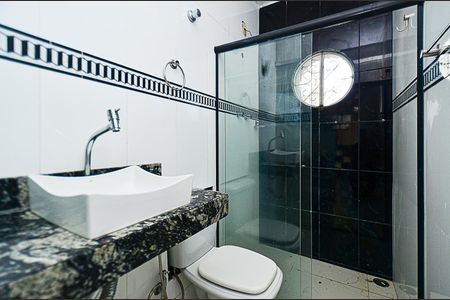 Casa à venda com 360m², 3 quartos e 2 vagas Casa à venda com 360m², 3 quartos e 2 vagasBanheiro Suite