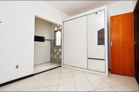 Casa à venda com 360m², 3 quartos e 2 vagas Casa à venda com 360m², 3 quartos e 2 vagasSuite