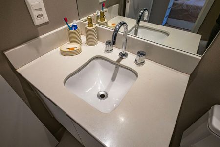 Apartamento para alugar com 70m², 2 quartos e 1 vagaSuíte 2 - Banheiro