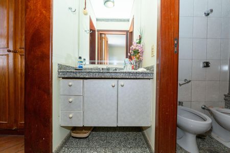 Apartamento à venda com 145m², 4 quartos e 3 vagasBANHEIRO3