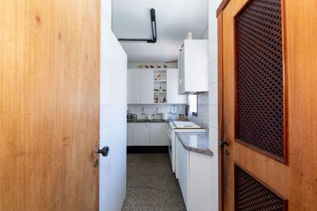 Apartamento à venda com 145m², 4 quartos e 3 vagasCOZINHA