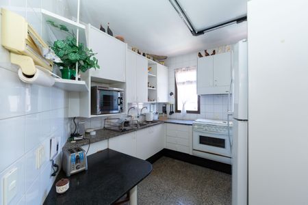 Apartamento à venda com 145m², 4 quartos e 3 vagasCOZINHA