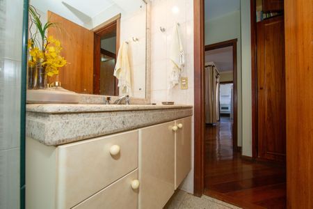 Apartamento à venda com 145m², 4 quartos e 3 vagasBANHEIRO1