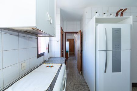 Apartamento à venda com 145m², 4 quartos e 3 vagasCOZINHA