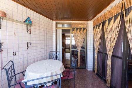 Apartamento à venda com 145m², 4 quartos e 3 vagasVARANDA