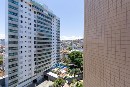 Apartamento à venda com 145m², 4 quartos e 3 vagasVISTA