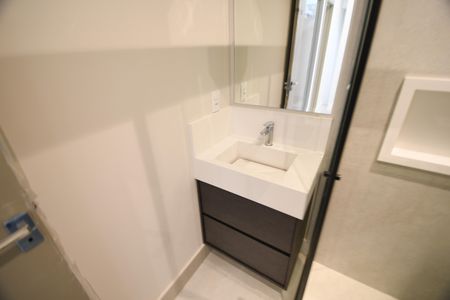 Casa de condomínio à venda com 158m², 3 quartos e 2 vagasBanheiro Social