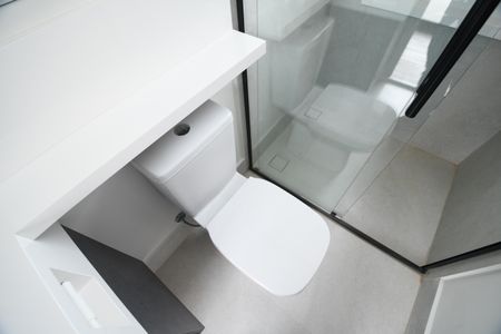 Casa de condomínio à venda com 158m², 3 quartos e 2 vagasBanheiro de serviço