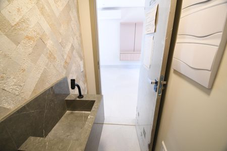 Casa de condomínio à venda com 158m², 3 quartos e 2 vagasLavabo